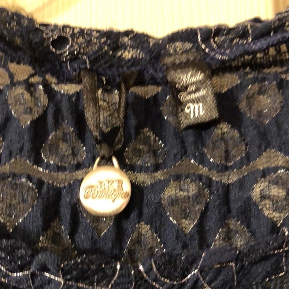 BKE Boutique Navy Lace Burnout Medium - Picture 2 of 4